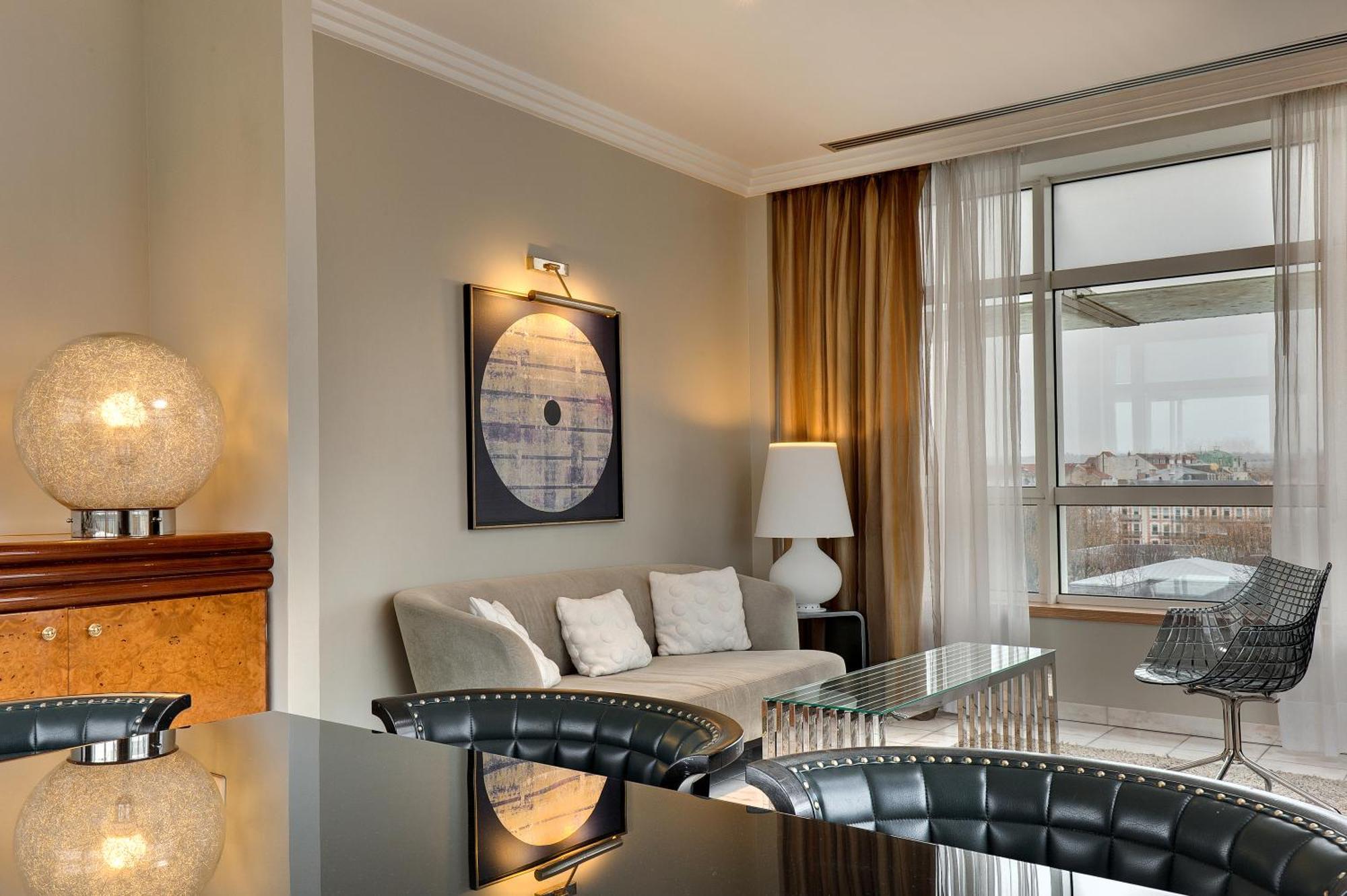 فيشي سبا هوتيل ليه سيليستان المظهر الخارجي الصورة A suite at the InterContinental