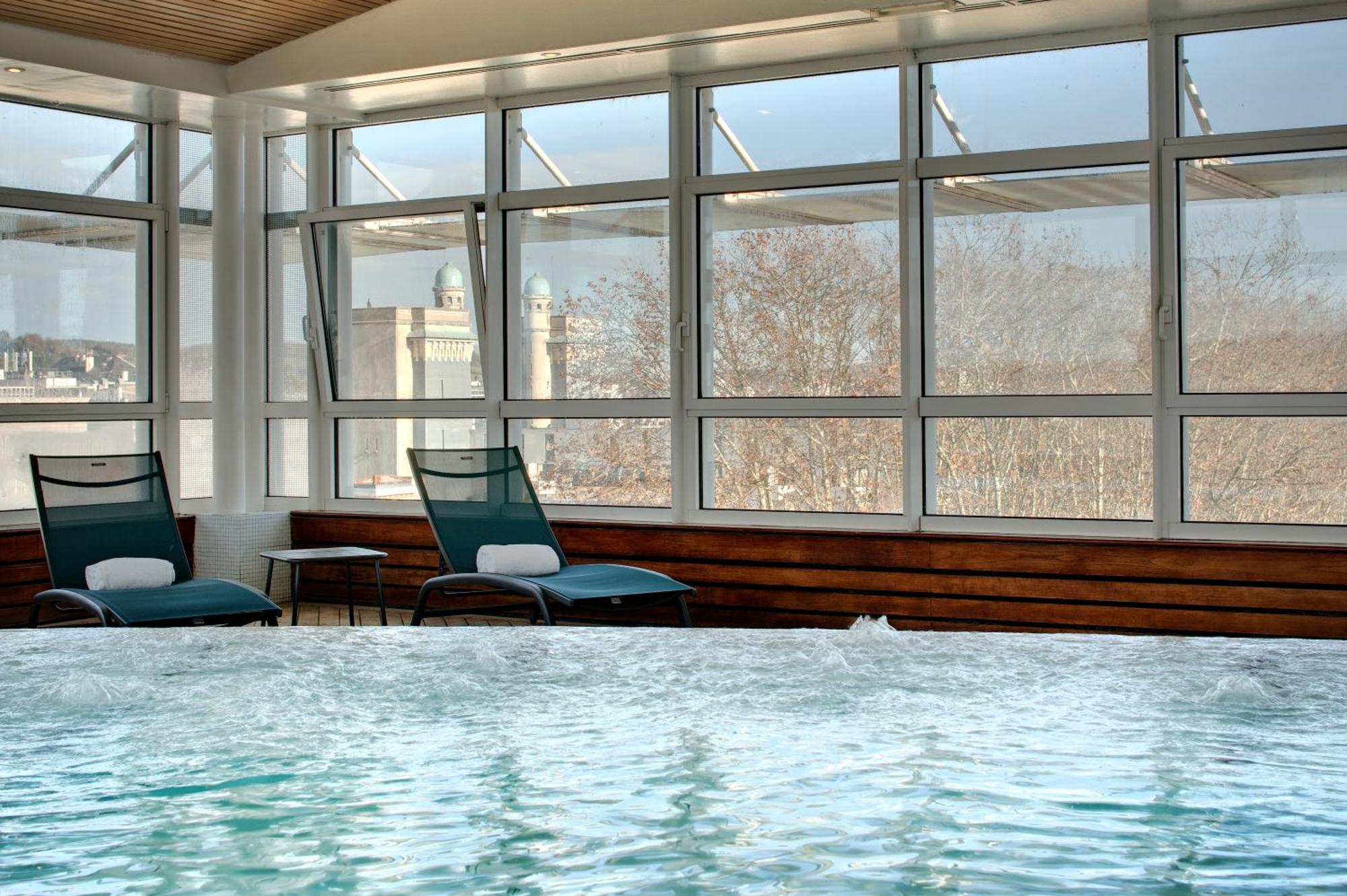 فيشي سبا هوتيل ليه سيليستان المظهر الخارجي الصورة The pool at the Westin