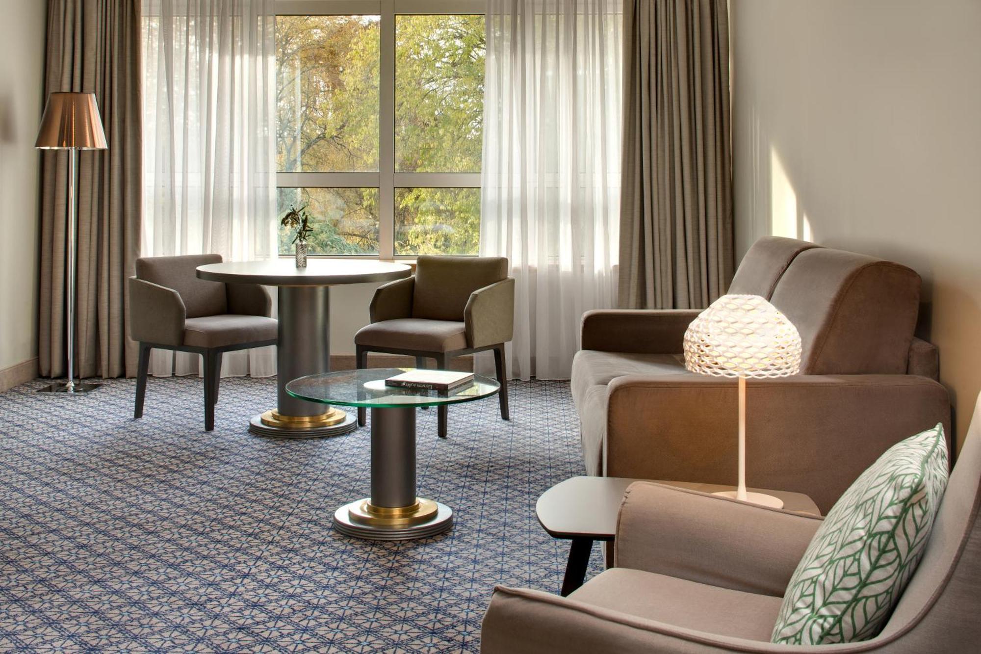 فيشي سبا هوتيل ليه سيليستان المظهر الخارجي الصورة A suite at the hotel