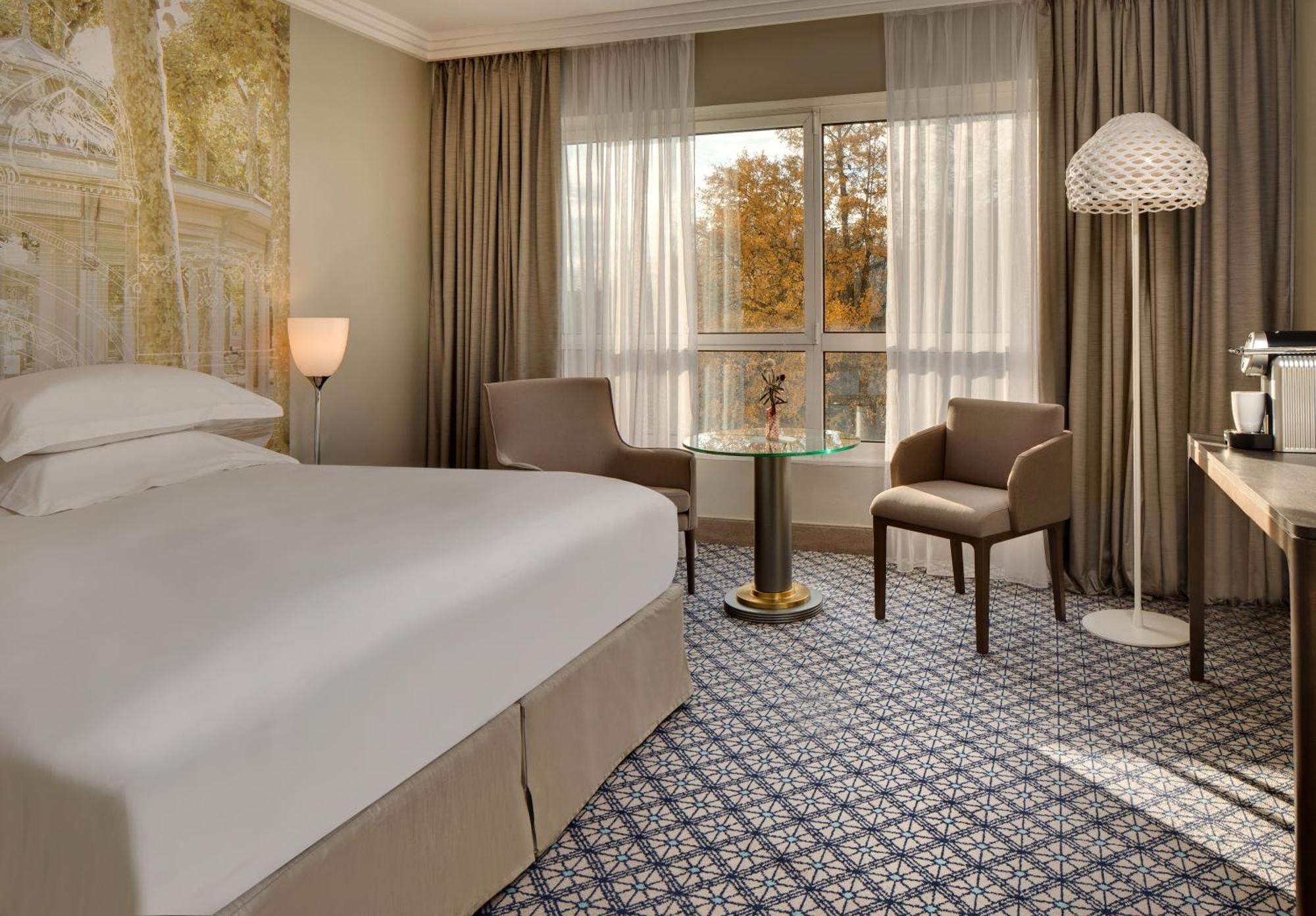 فيشي سبا هوتيل ليه سيليستان المظهر الخارجي الصورة A room at the hotel