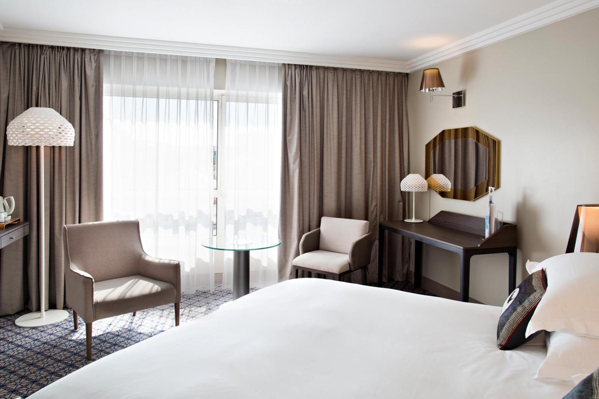 فيشي سبا هوتيل ليه سيليستان المظهر الخارجي الصورة A room at the hotel
