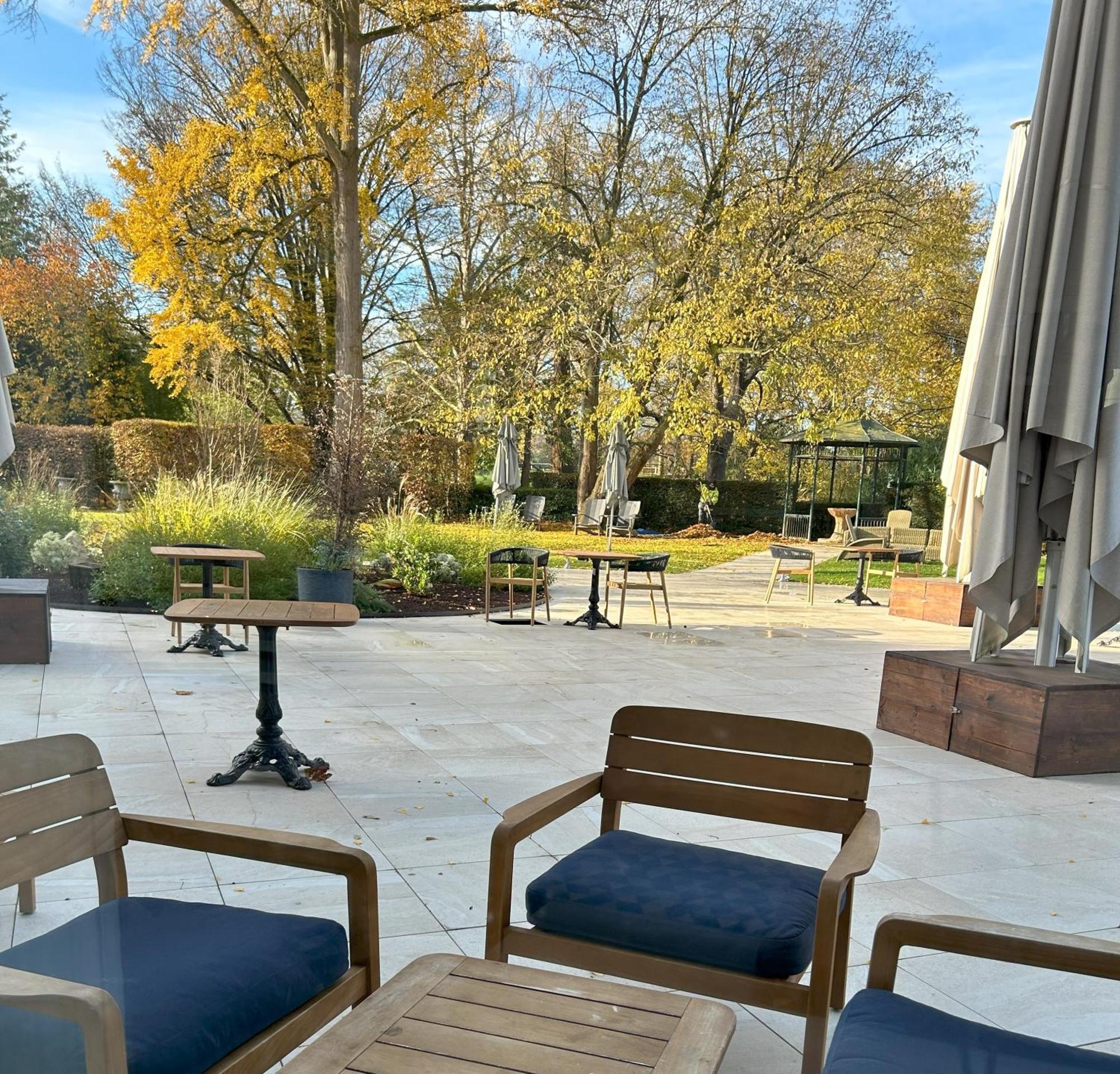 فيشي سبا هوتيل ليه سيليستان المظهر الخارجي الصورة The garden of the hotel