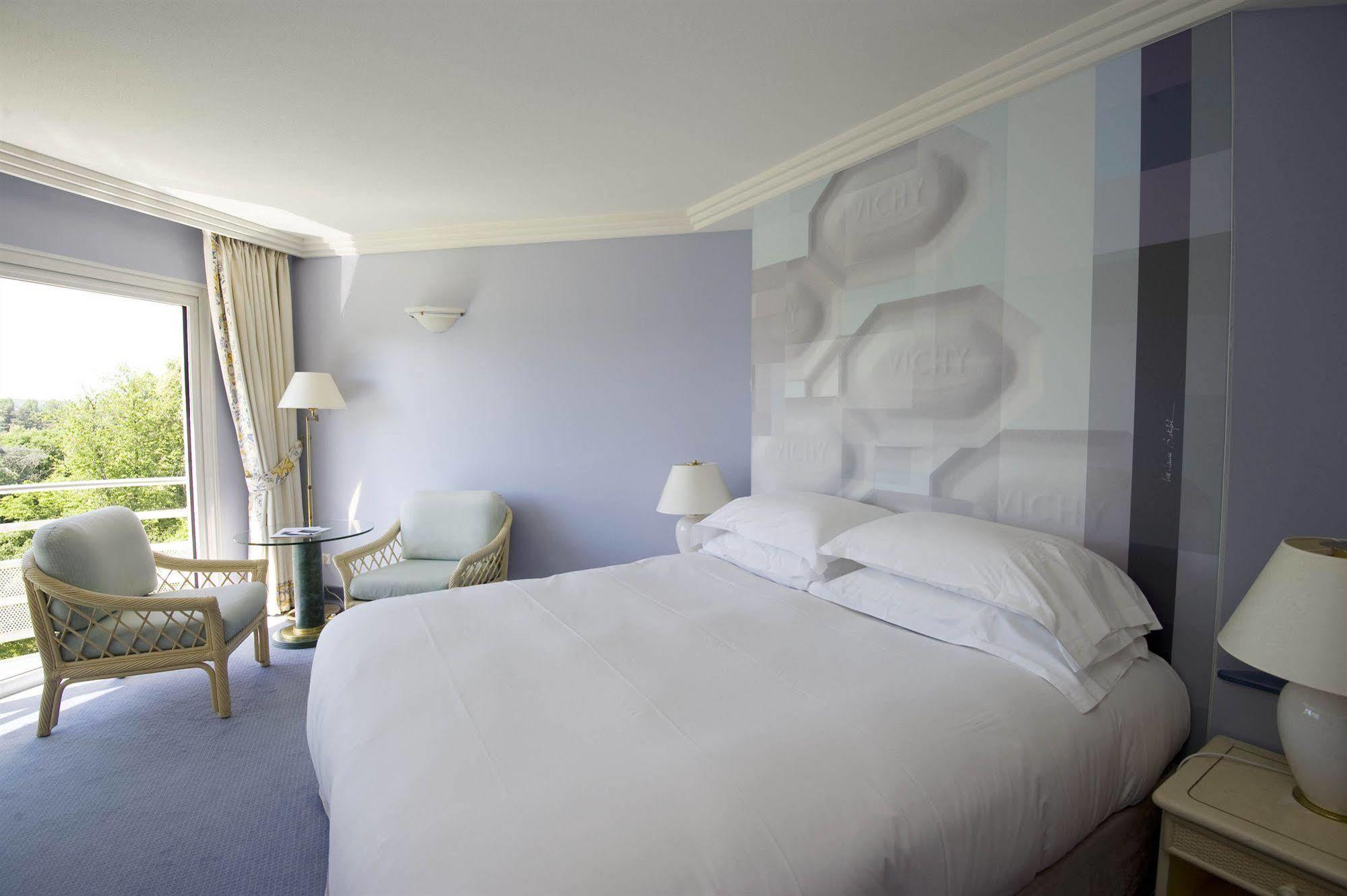 فيشي سبا هوتيل ليه سيليستان المظهر الخارجي الصورة A room at the hotel