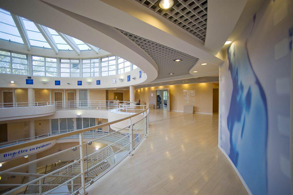 فيشي سبا هوتيل ليه سيليستان المظهر الخارجي الصورة Interior of the hospital